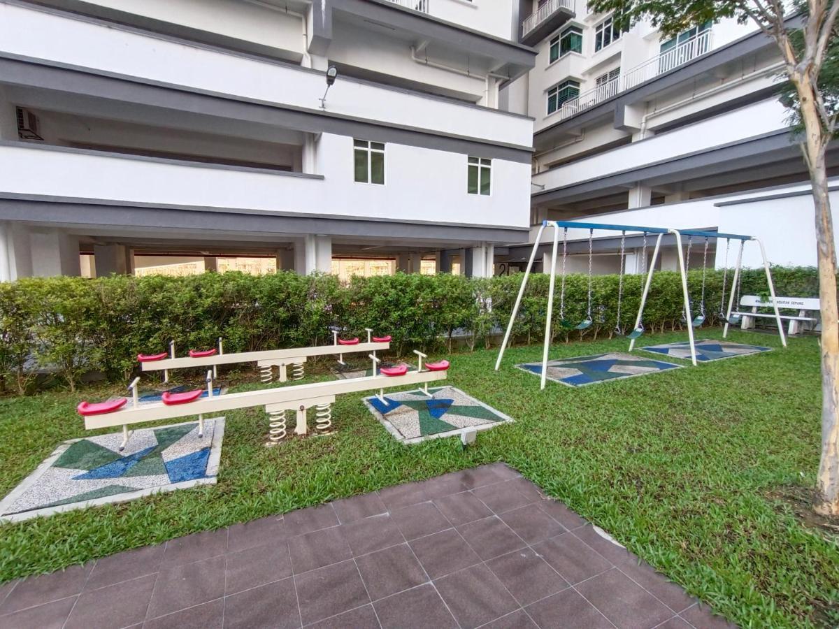 Klia Ehsan Residence Sepang Nilai Greenery 8 Pax Air-Con Экстерьер фото