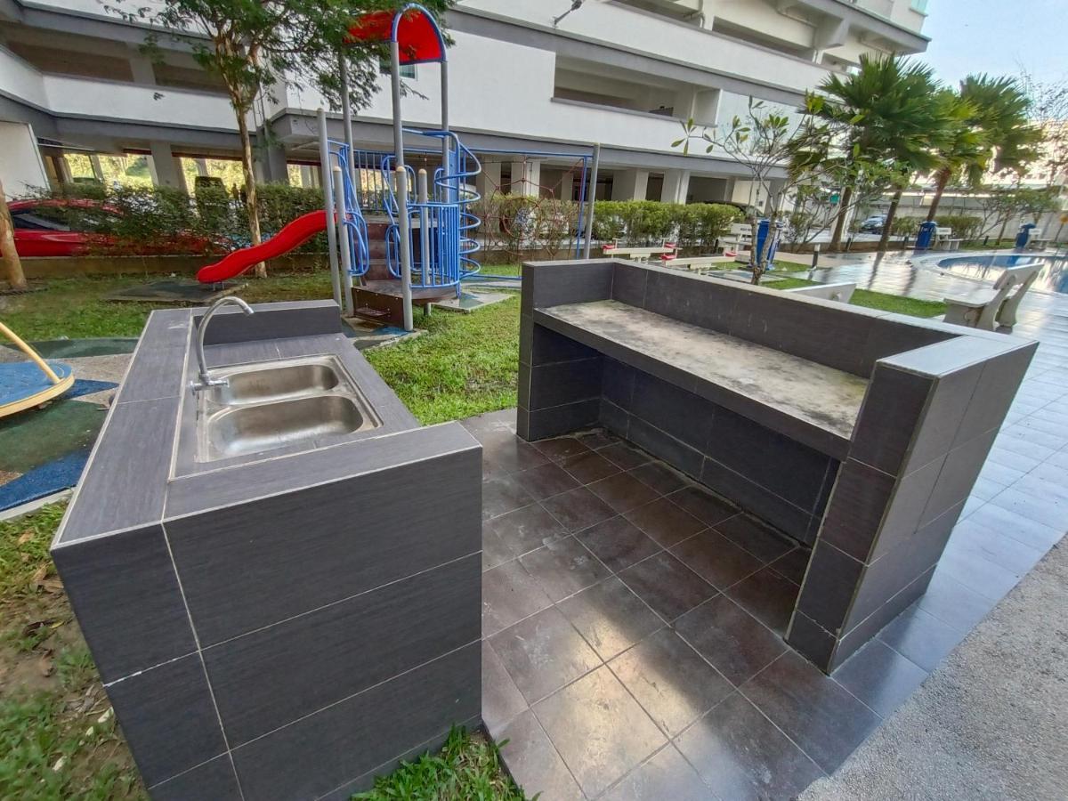 Klia Ehsan Residence Sepang Nilai Greenery 8 Pax Air-Con Экстерьер фото