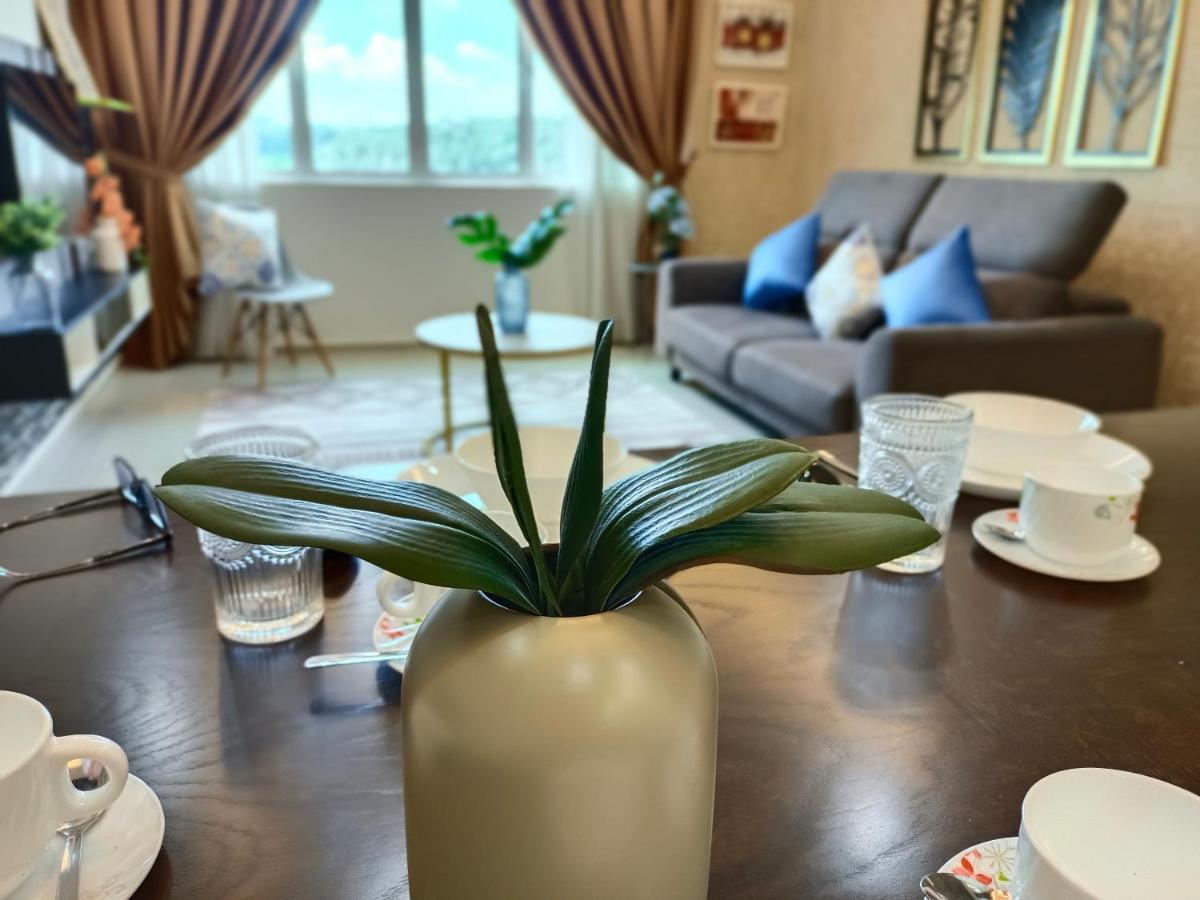 Klia Ehsan Residence Sepang Nilai Greenery 8 Pax Air-Con Экстерьер фото